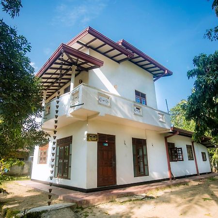 Sajini Villa 韦利格默 外观 照片